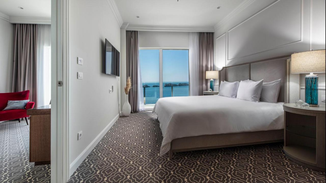 Royal Ariston Hotel Dubrovnik Exterior photo A bedroom at the hotel
