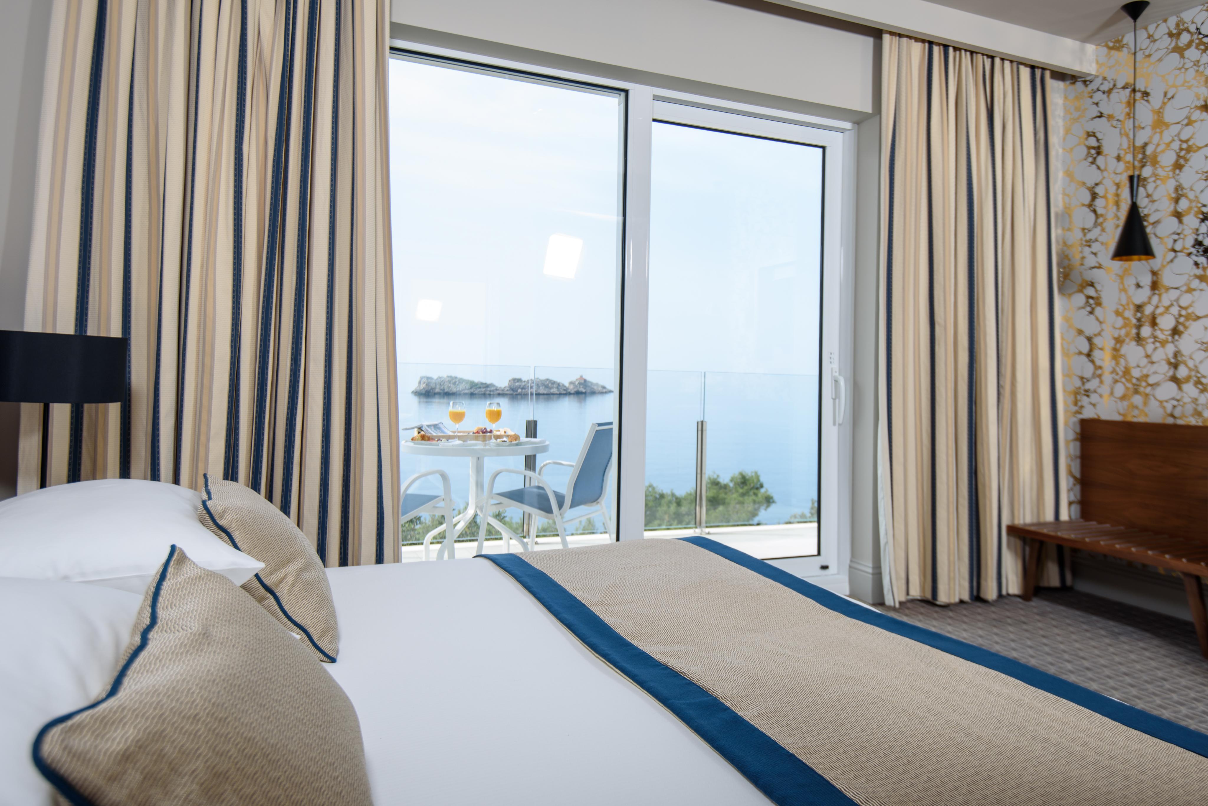 Royal Ariston Hotel Dubrovnik Exterior photo A room at the hotel
