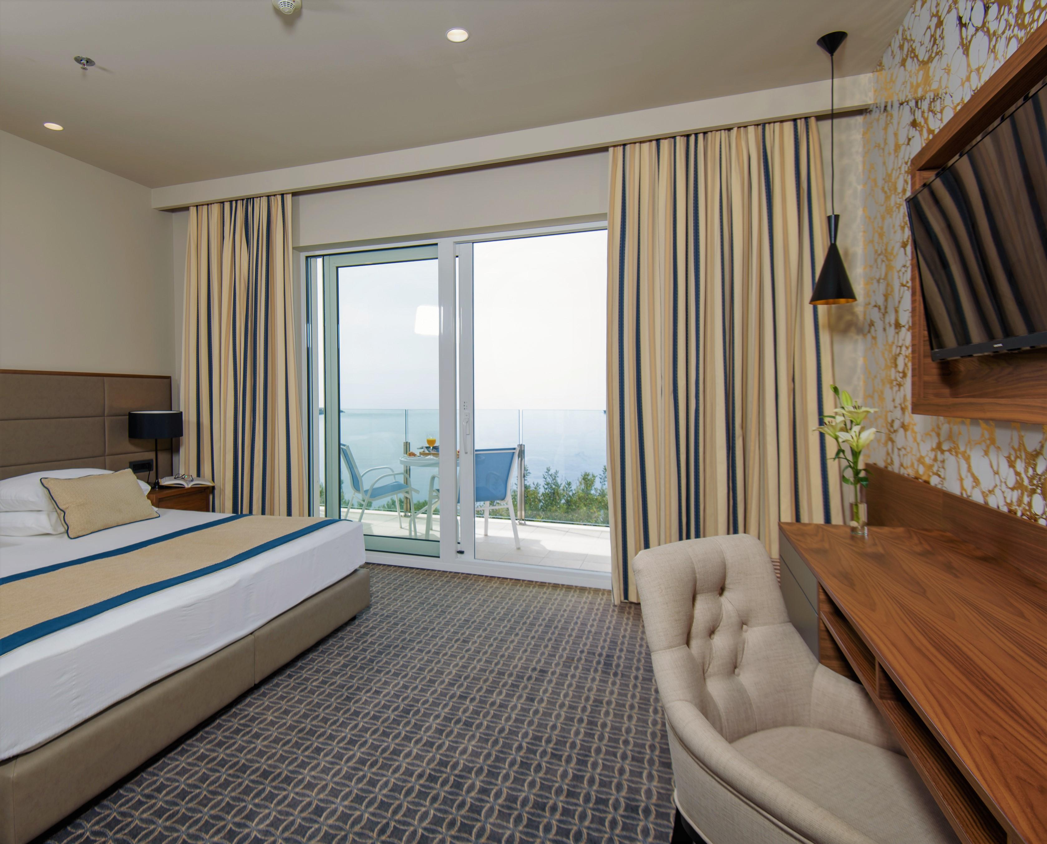 Royal Ariston Hotel Dubrovnik Exterior photo A room at the hotel