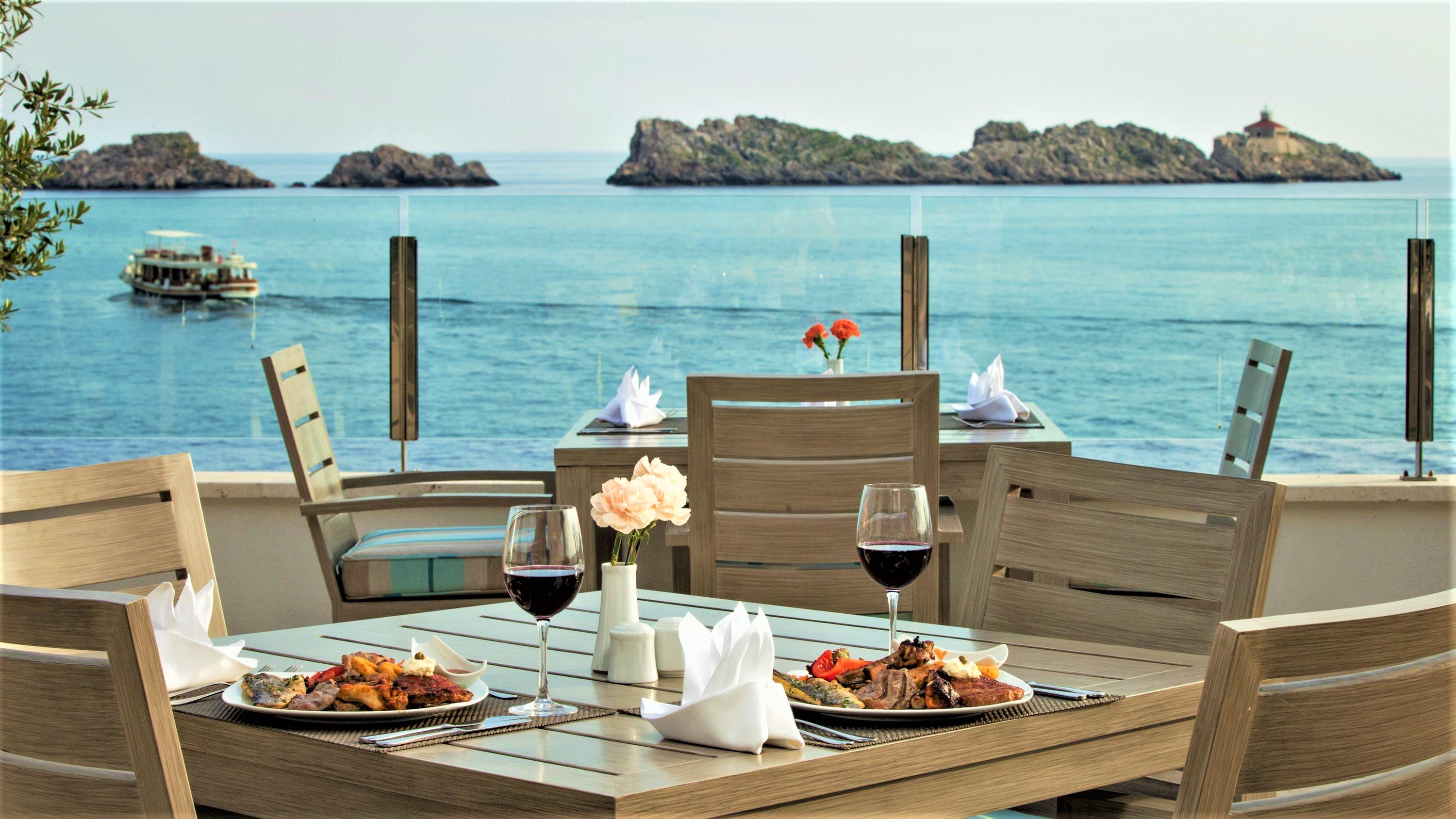 Royal Ariston Hotel Dubrovnik Exterior photo The Rocks