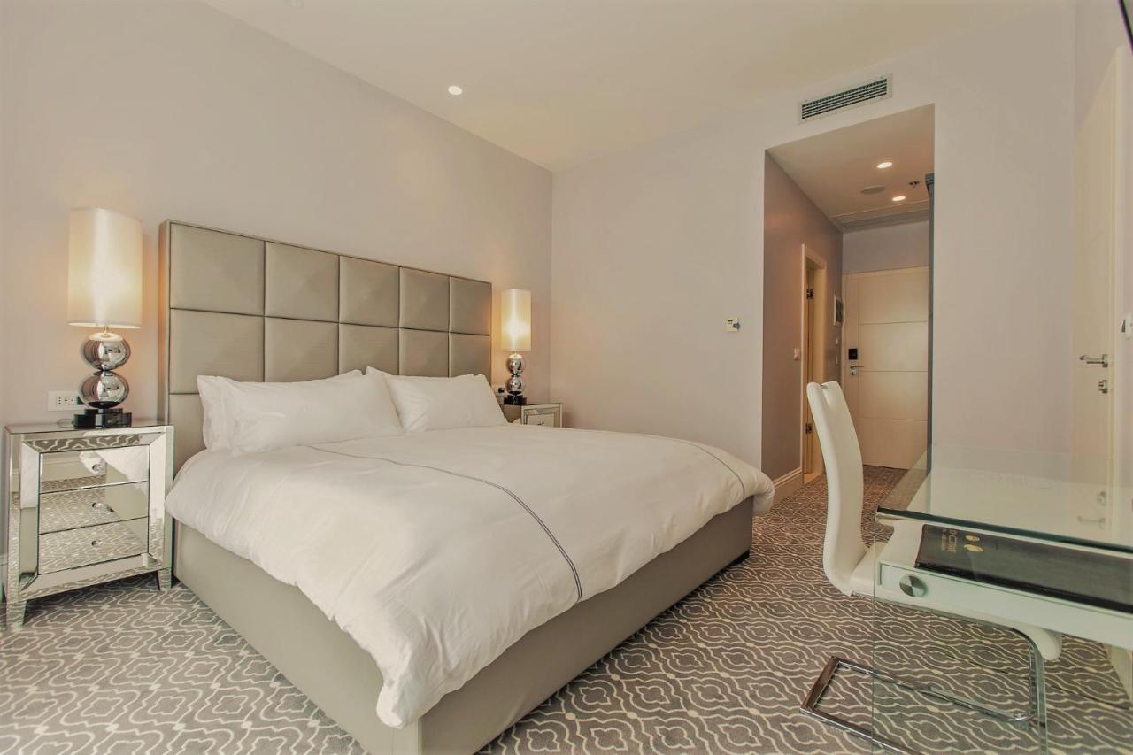 Royal Ariston Hotel Dubrovnik Exterior photo A bedroom at the hotel