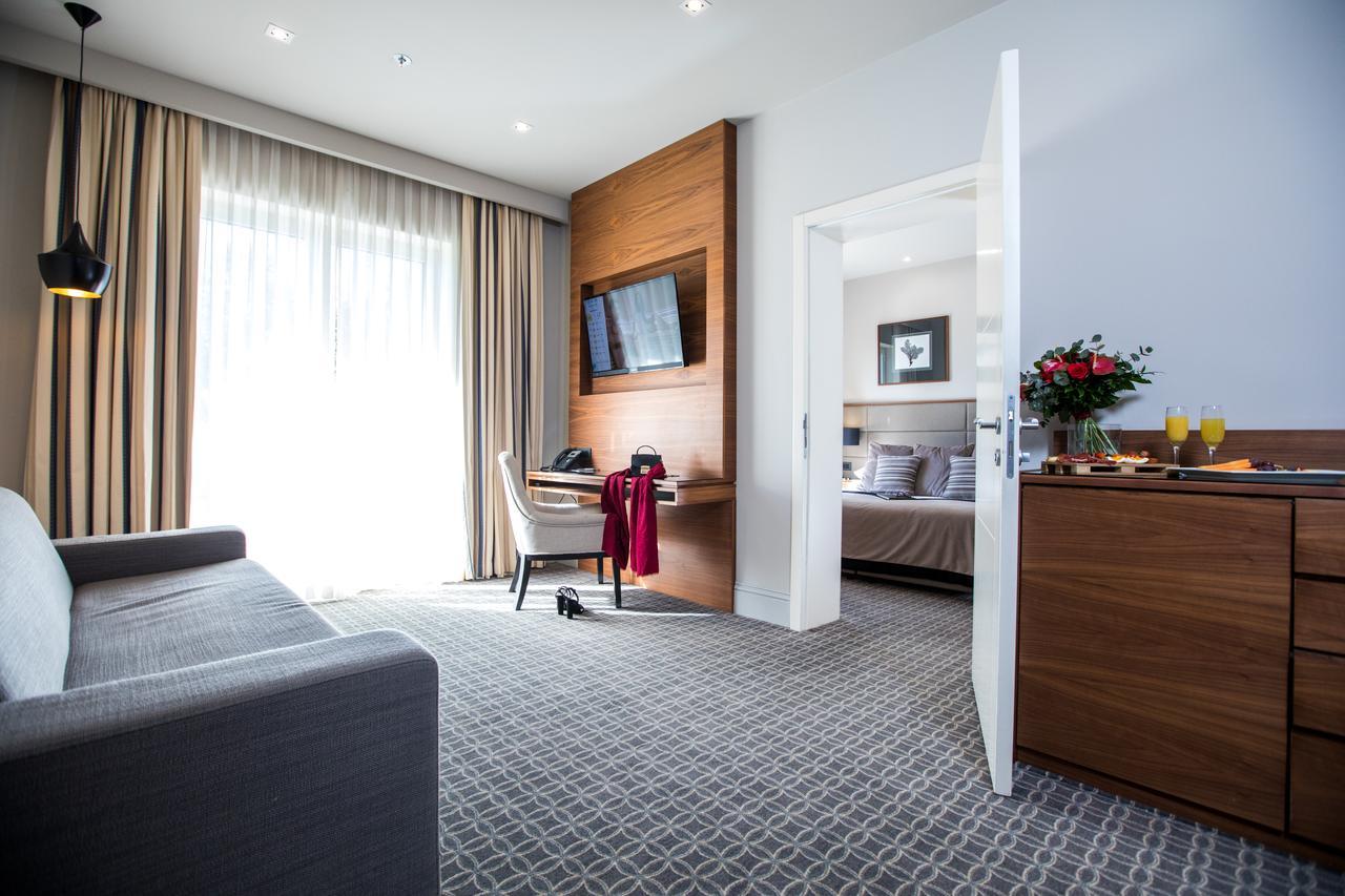 Royal Ariston Hotel Dubrovnik Exterior photo Suite