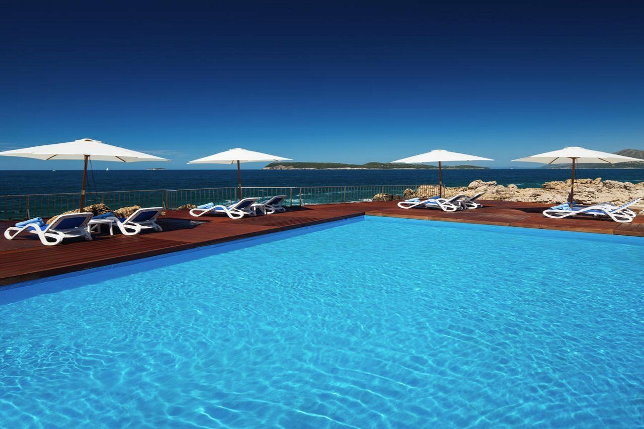 Royal Ariston Hotel Dubrovnik Exterior photo Infinity pool at the Hotel