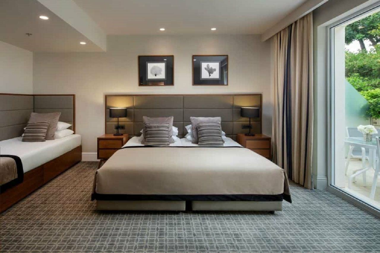 Royal Ariston Hotel Dubrovnik Exterior photo A bedroom at the hotel